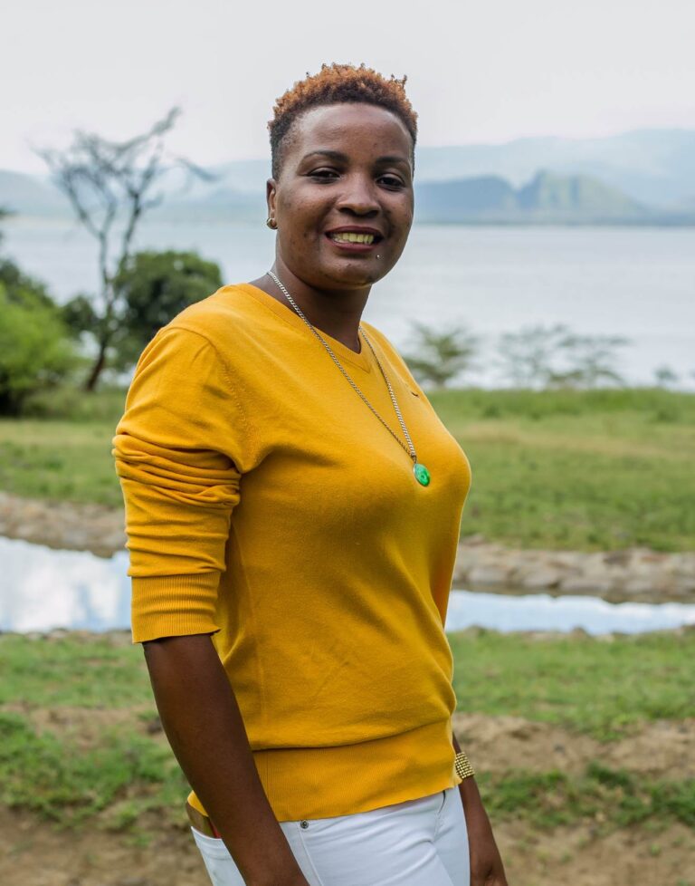 Sara Akinyi van ELITE LBQ